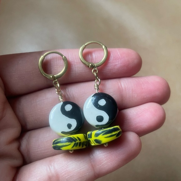 Jewelry - Ceramic yin Yang tie dye beaded hoop earrings